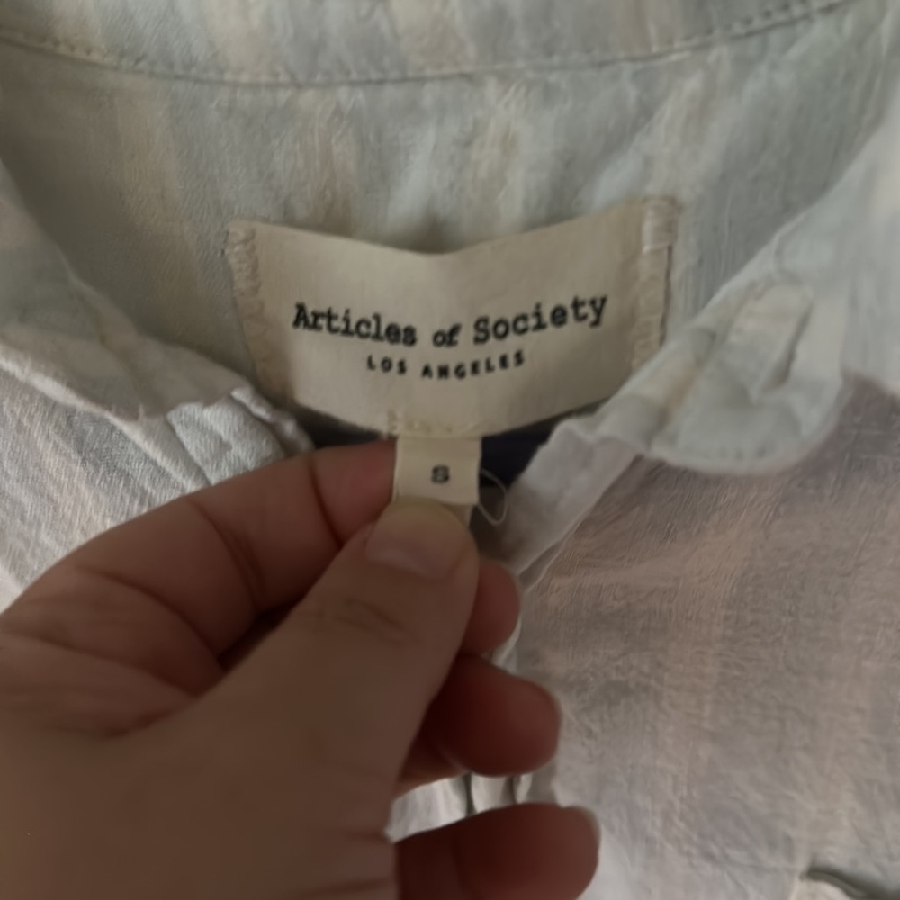 Button down shirt - Picture 2 of 3